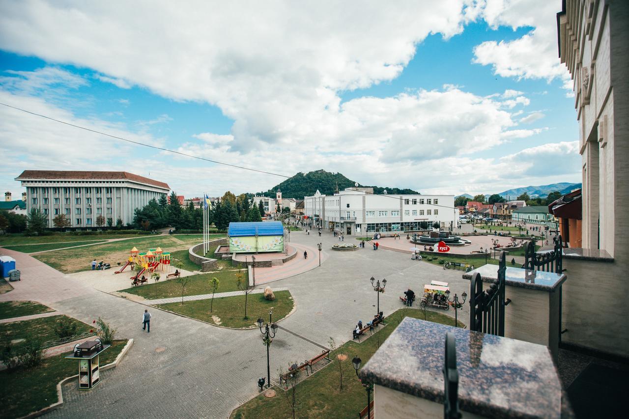 Prince Khust Exteriör bild